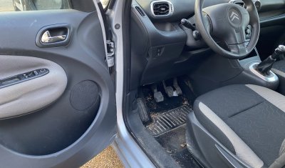 Nettoyage intérieur Citroen c3 Picasso. WASHER-AUTO