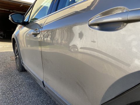 Lavage extérieur voiture sans eau à Bourgoin Jallieu. WASHER AUTO