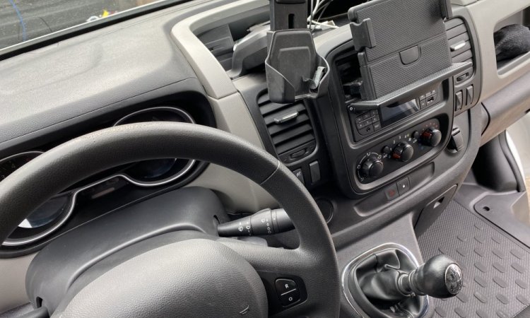 Nettoyage intérieur cabine utilitaire à Saint Quentin Fallavier par WASHER AUTO