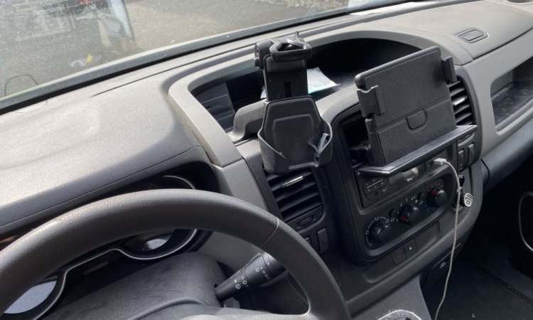 Nettoyage intérieur cabine utilitaire à Saint Quentin Fallavier par WASHER AUTO